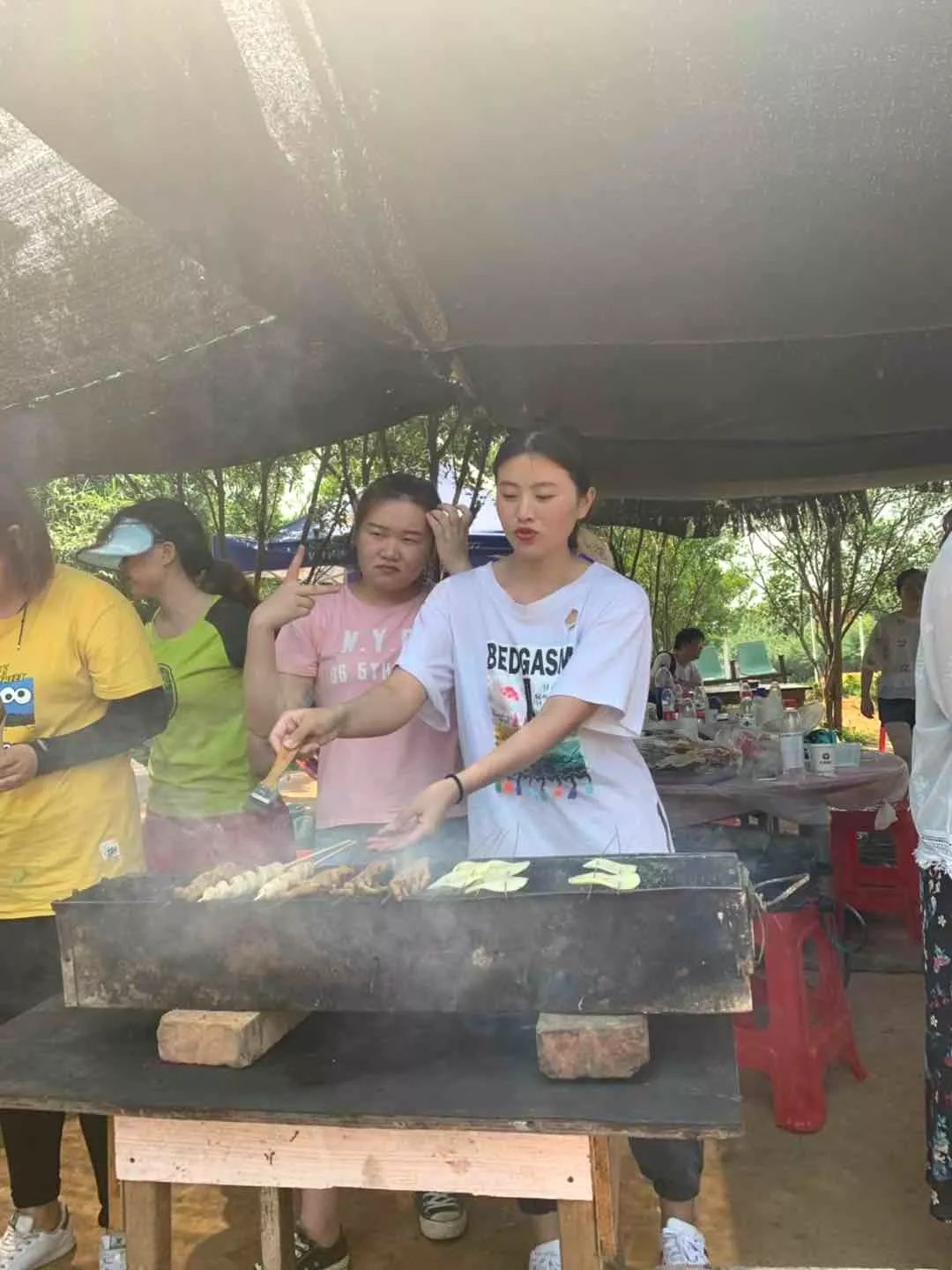 杏鑫娱乐团建 | 打卡后官湖湿地公园，顶住高温出来烧烤的都是真爱呀~